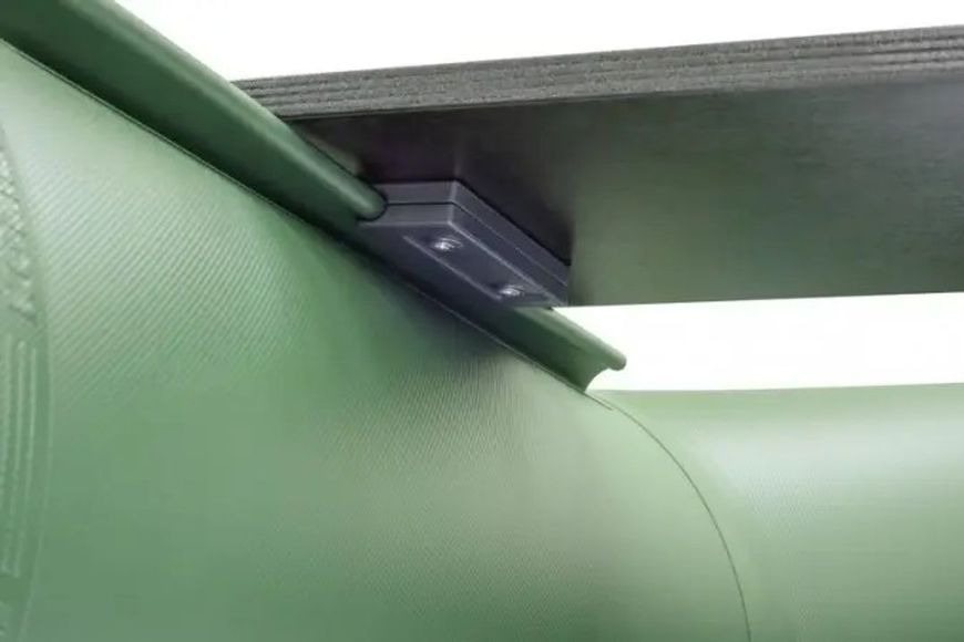 Embarcaci&oacute;n neum&aacute;tica Kolibri KM-200, motor, sin cubierta, verde
